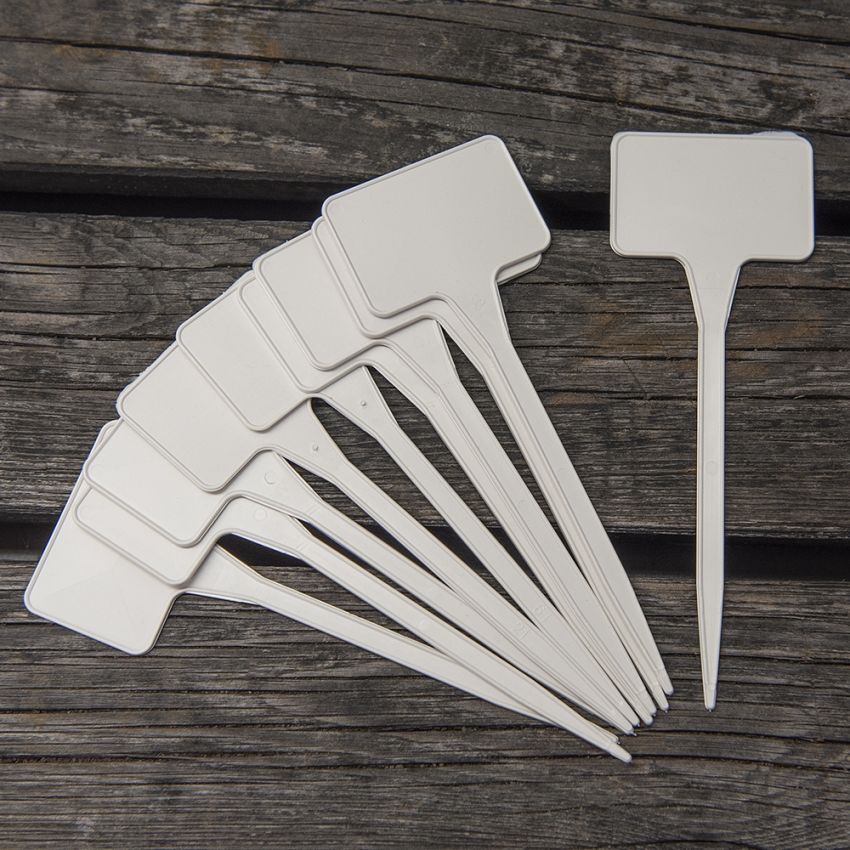 Plantskylt vit 10-pack, i kraftig plast för märkning av frösådder och plantor.