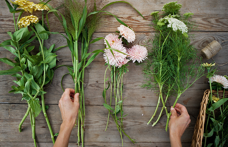 Bind en bukett med snittblommor