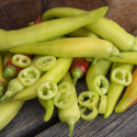 Paprika F1 ''Yelken'', Lätt koniska, ljust gulgröna frukter, mognar till rött.