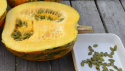 Nakenfröpumpa 'Olga', Gröngula frukter. Skalfria, oljerika frön med nötig smak.